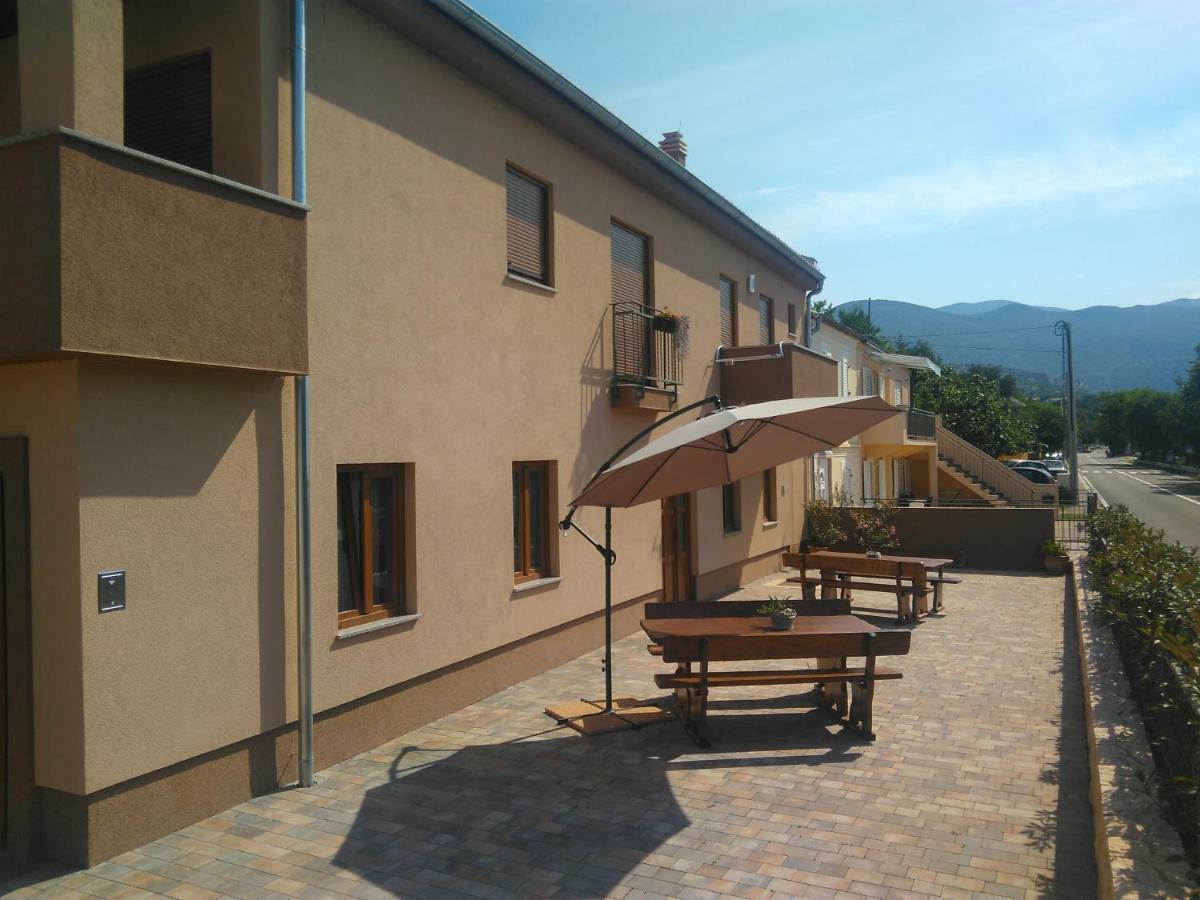 Apartmani Irena Novi Vinodolski Esterno foto
