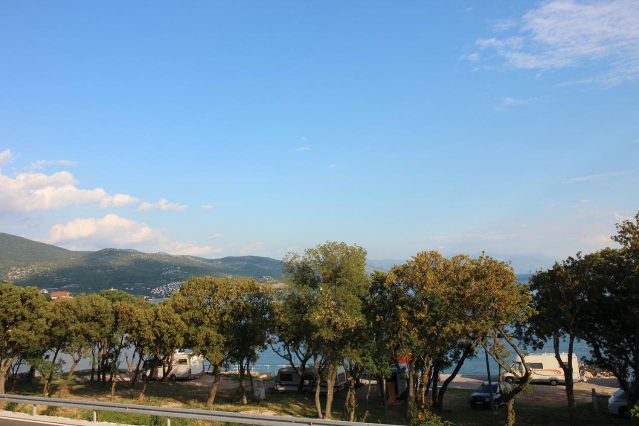 Apartmani Irena Novi Vinodolski Esterno foto