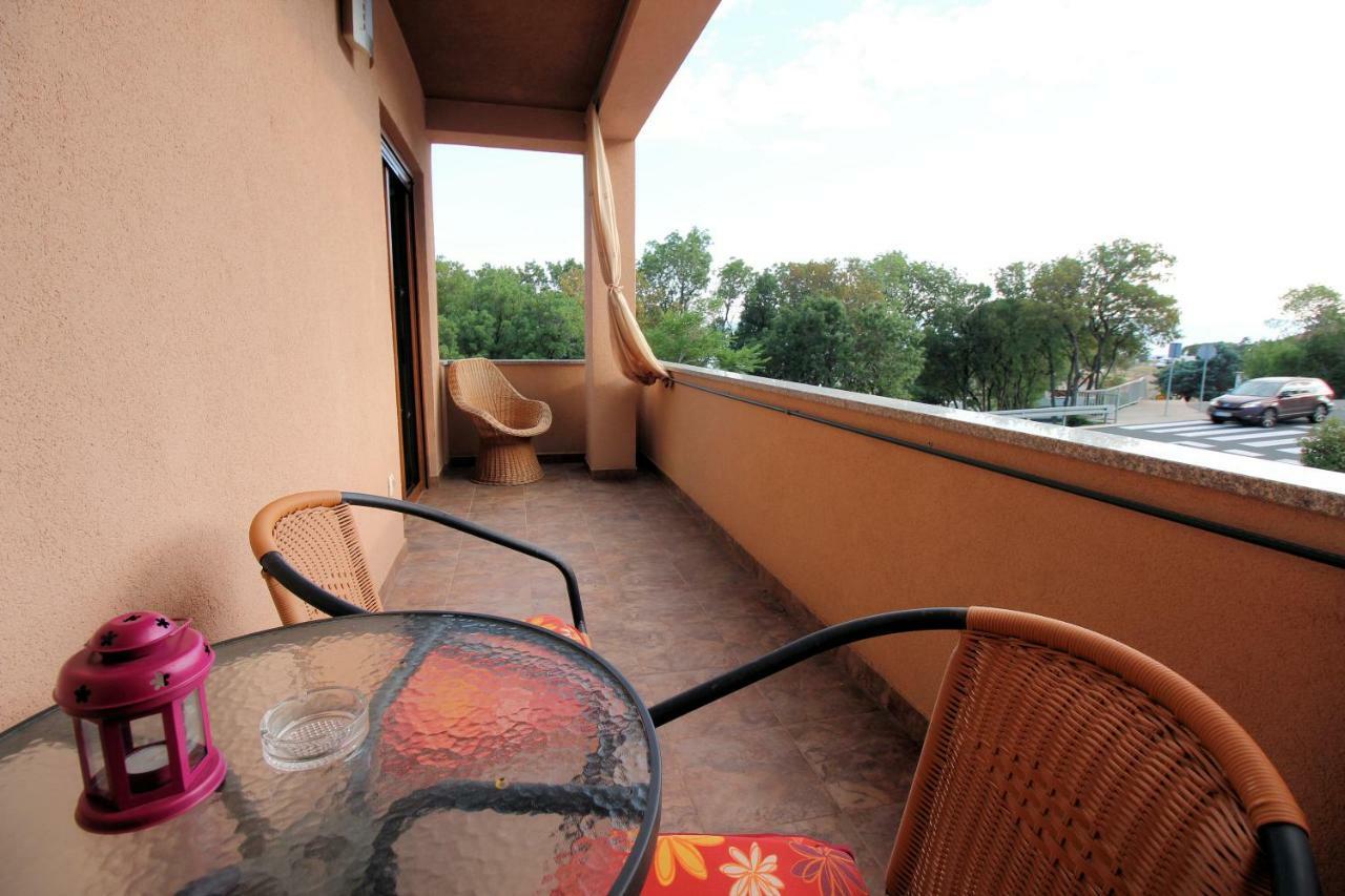 Apartmani Irena Novi Vinodolski Esterno foto