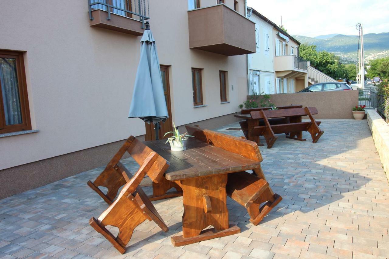 Apartmani Irena Novi Vinodolski Esterno foto